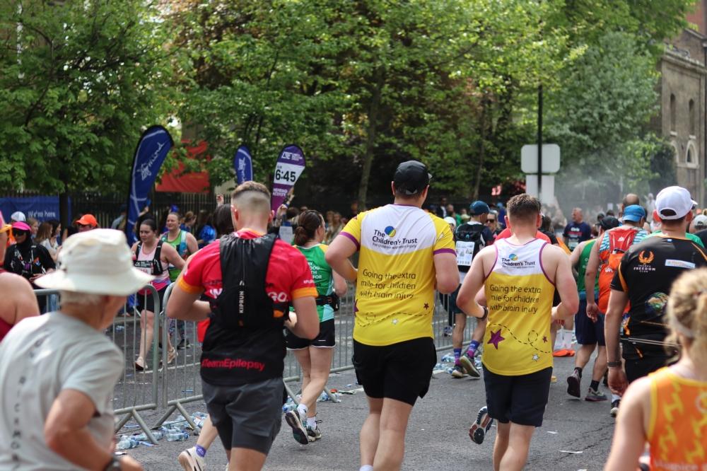 London Marathon runners 25