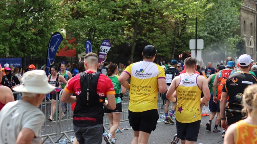 London Marathon runners 25